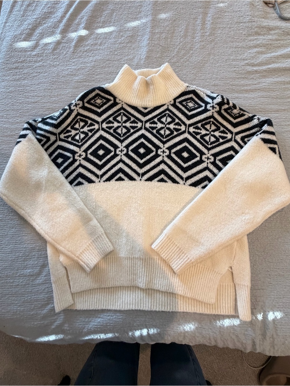 Abercrombie & Fitch Cream Turtleneck Sweater with Black Geo Yoke